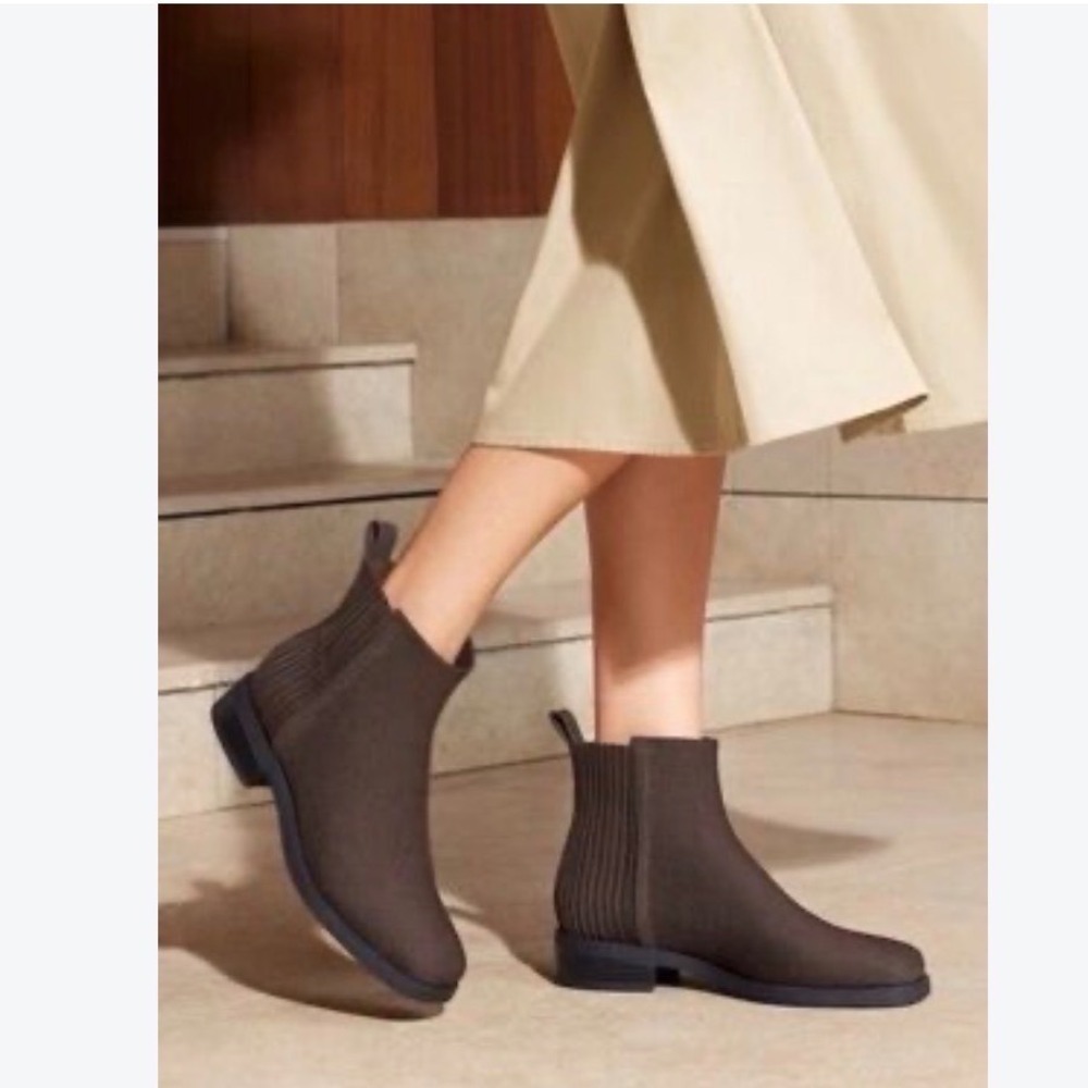 Vivaia Celina Square-Toe Ankle Chelsea Boots Brown Chocolate US 5.5